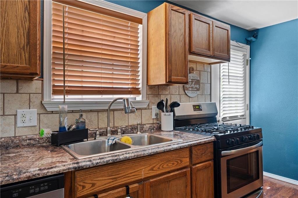 407 North Foreman Street Caney, KS 67333 - Photo 19 of 47