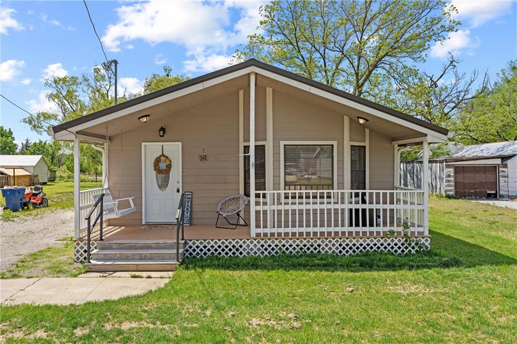 407 North Foreman Street Caney, KS 67333 - Photo 3 of 47