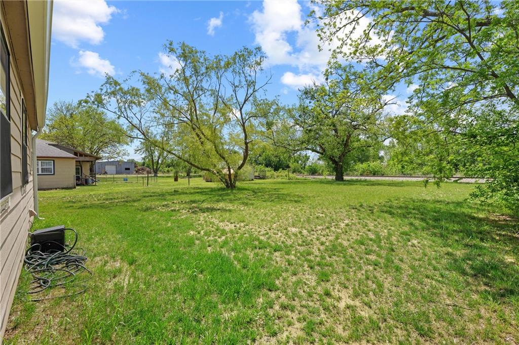407 North Foreman Street Caney, KS 67333 - Photo 36 of 47