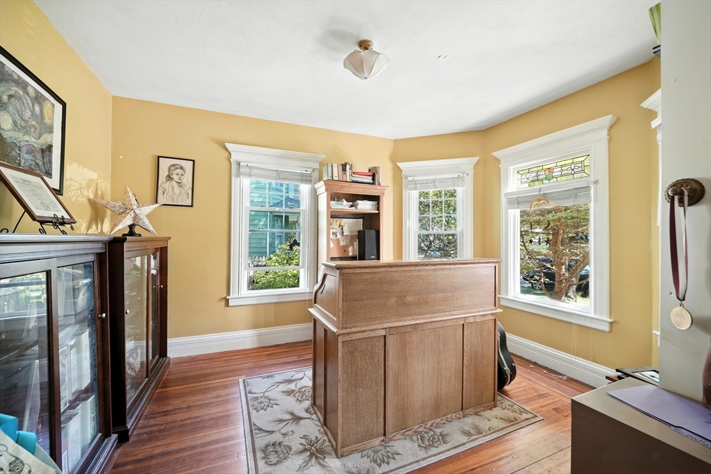 96 Firglade Avenue Springfield, MA 01108 - Photo 6 of 31 a living room with furniture and a window