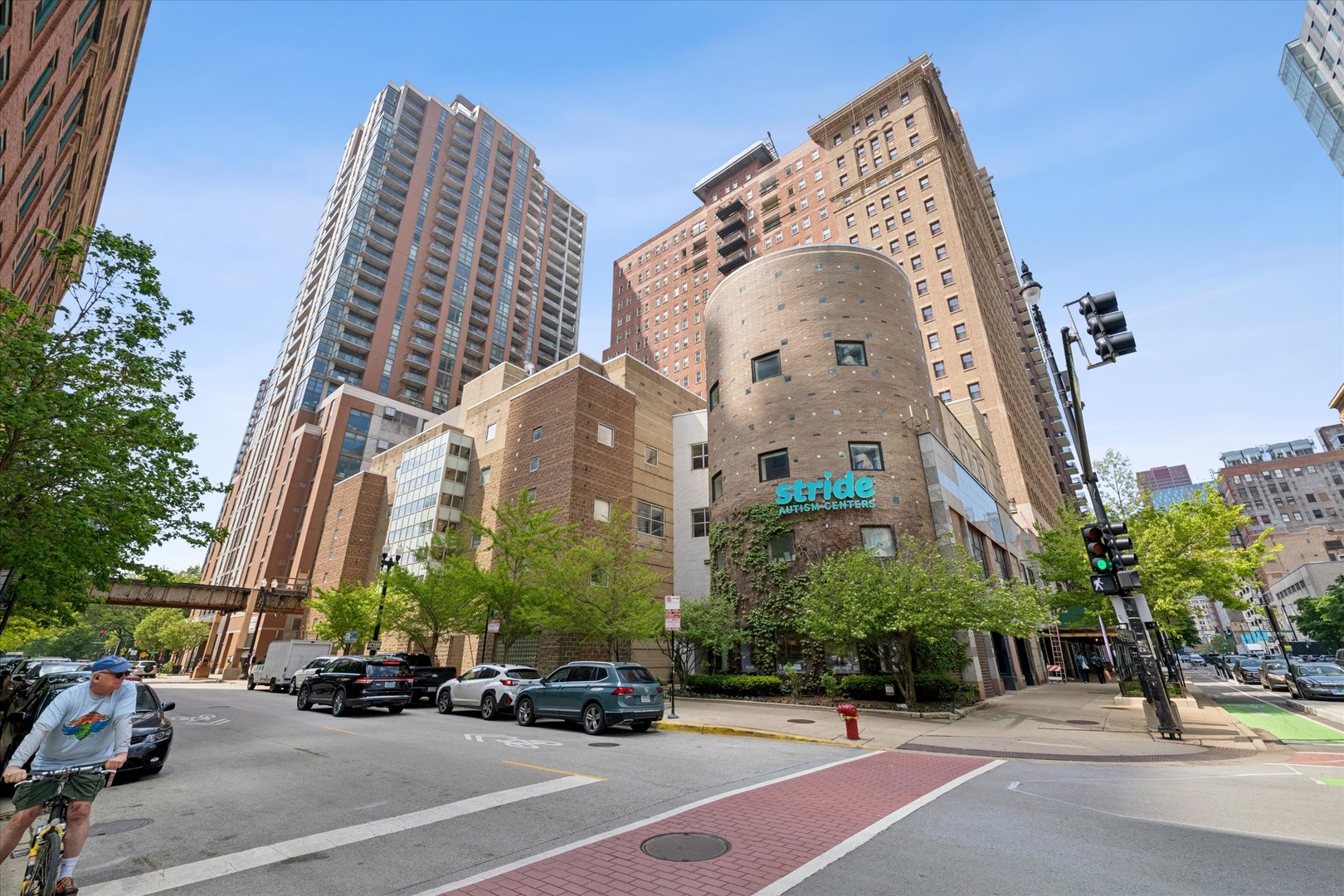 40 East 9th Street, Unit 1616 Chicago, IL 60605 - Photo 1 of 33