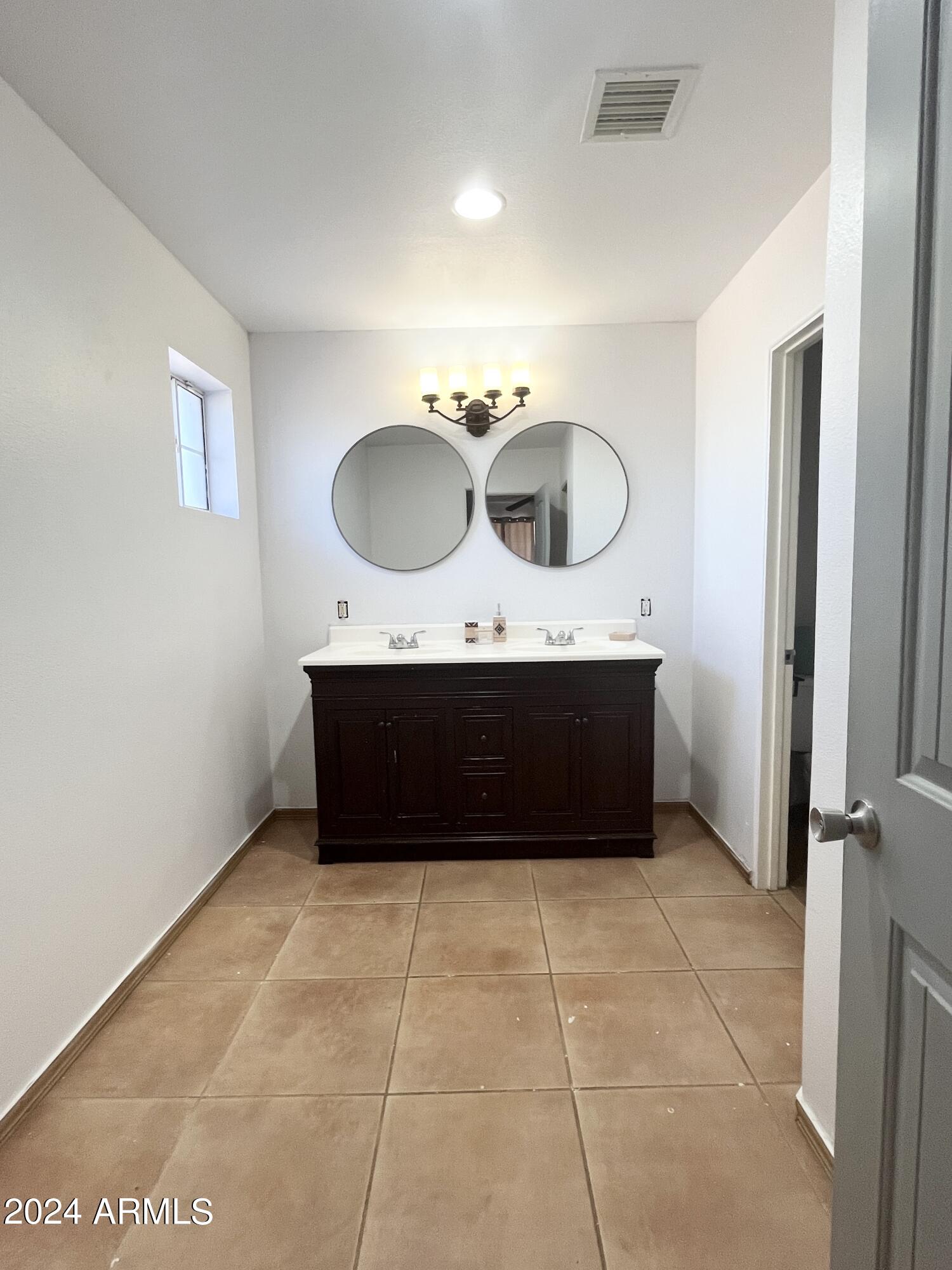 2277 East 20th Street Douglas, AZ 85607 - Photo 20 of 42 Primary ensuite