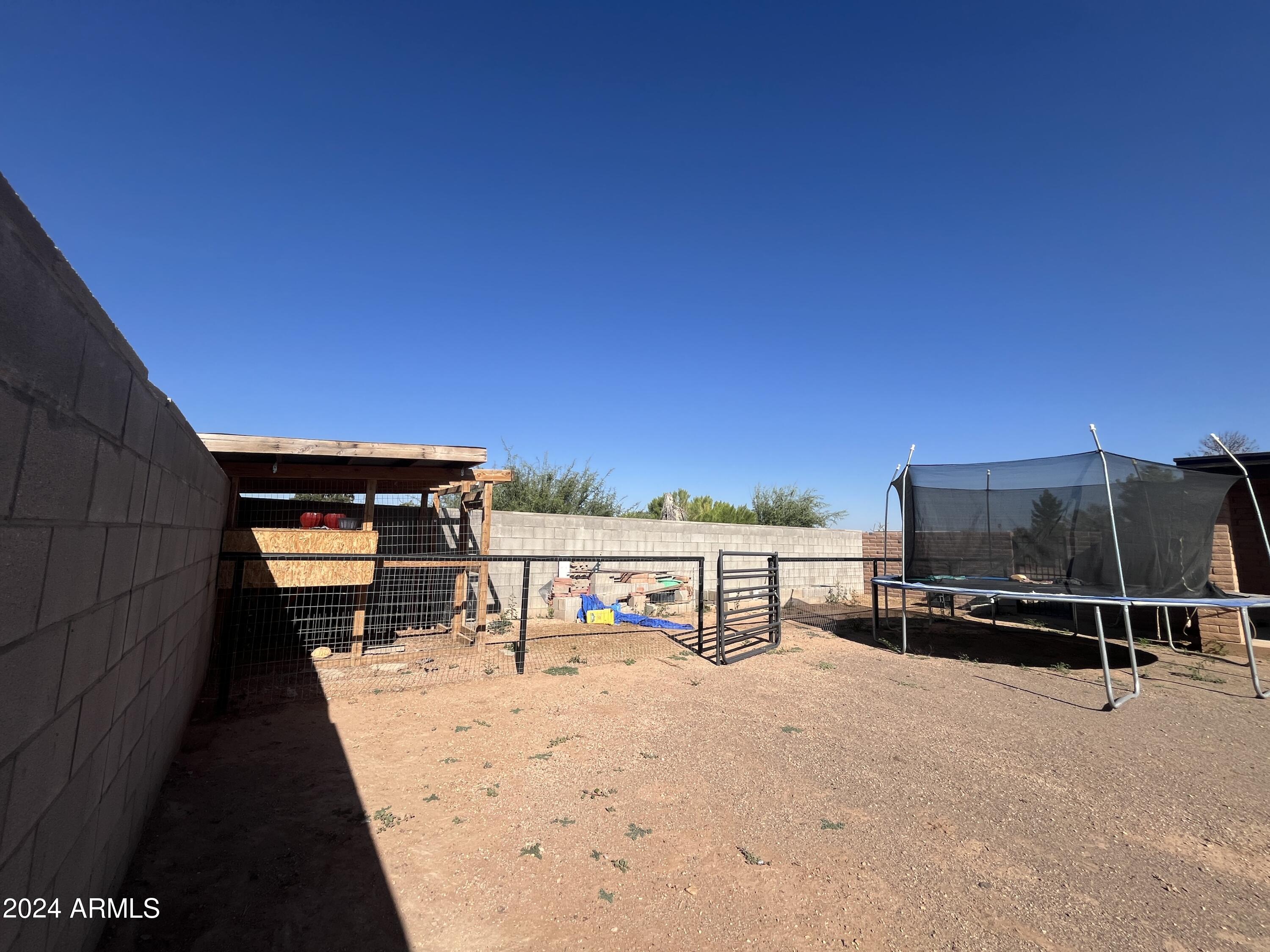 2277 East 20th Street Douglas, AZ 85607 - Photo 25 of 42 chicken coop