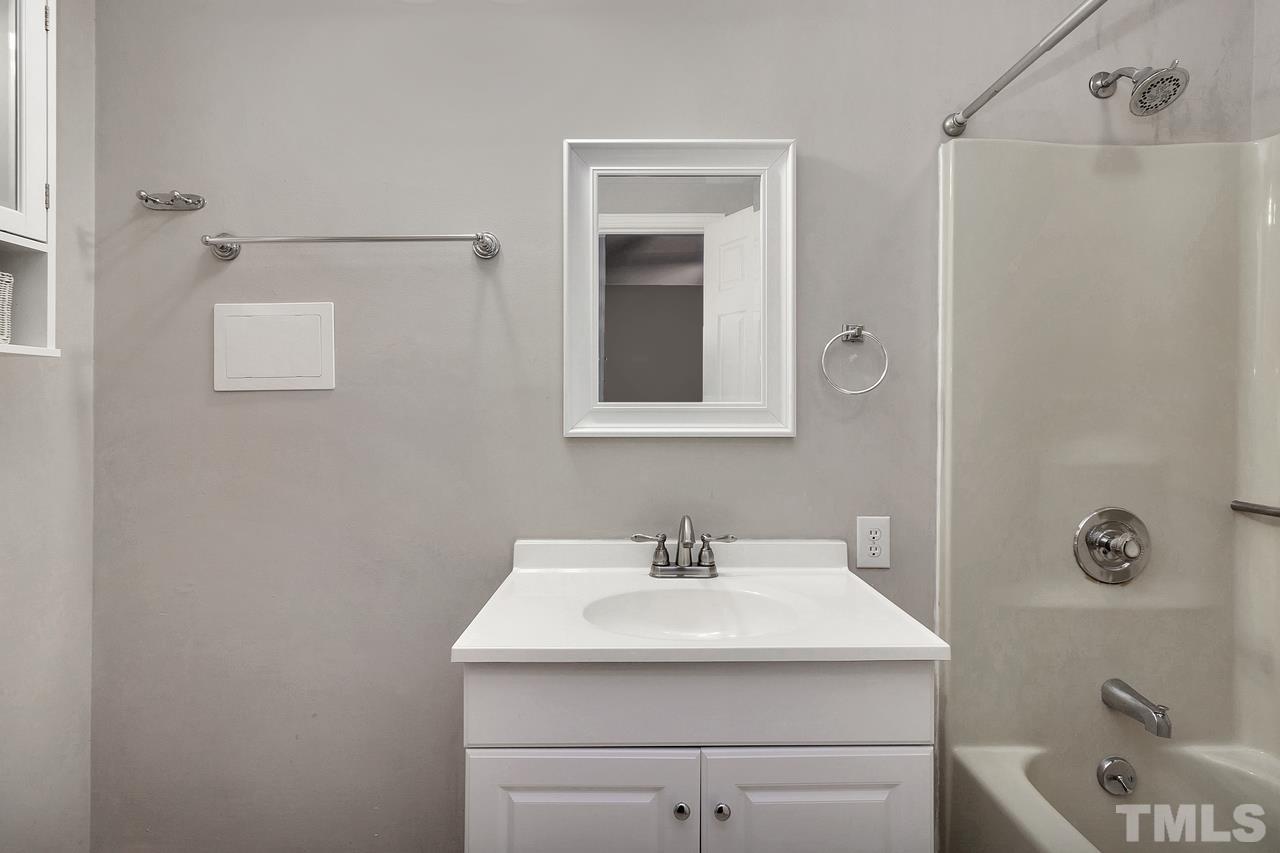 108 Stoneham Road Mebane, NC 27302 - Photo 9 of 11 Gallery Image 9