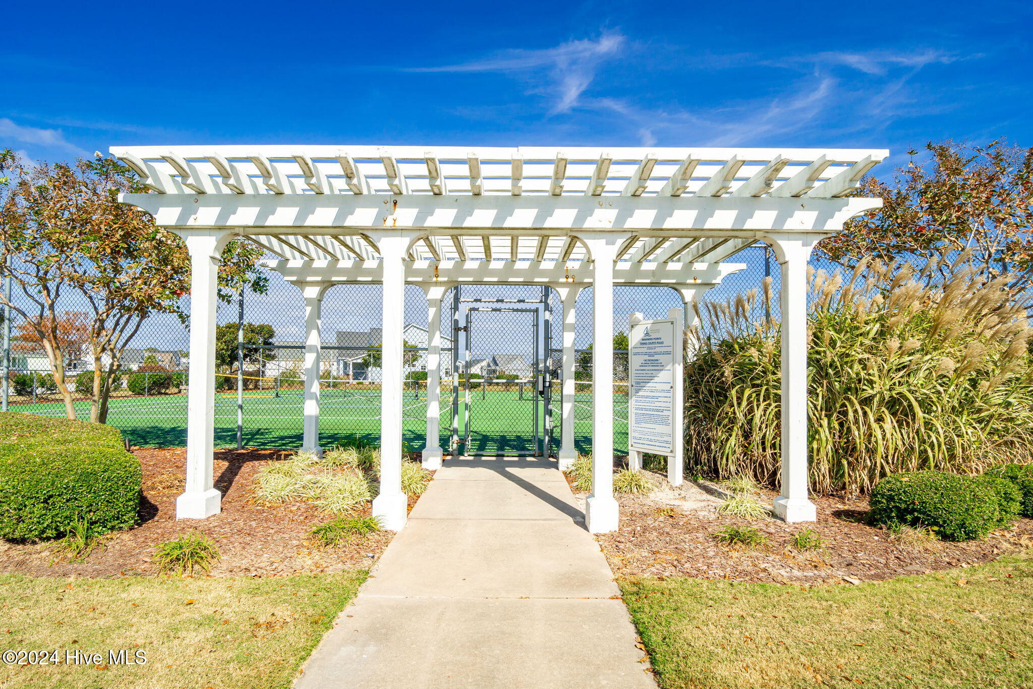 1602 Mainsail Road Morehead City, NC 28557 - Photo 31 of 32 Community tennis and pickleball courts