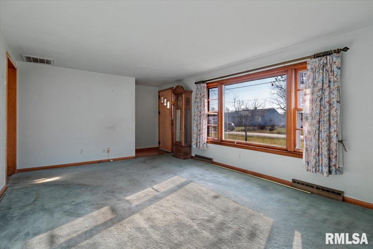 1011 Rutledge Street Pawnee, IL 62558 - Photo 4 of 35
