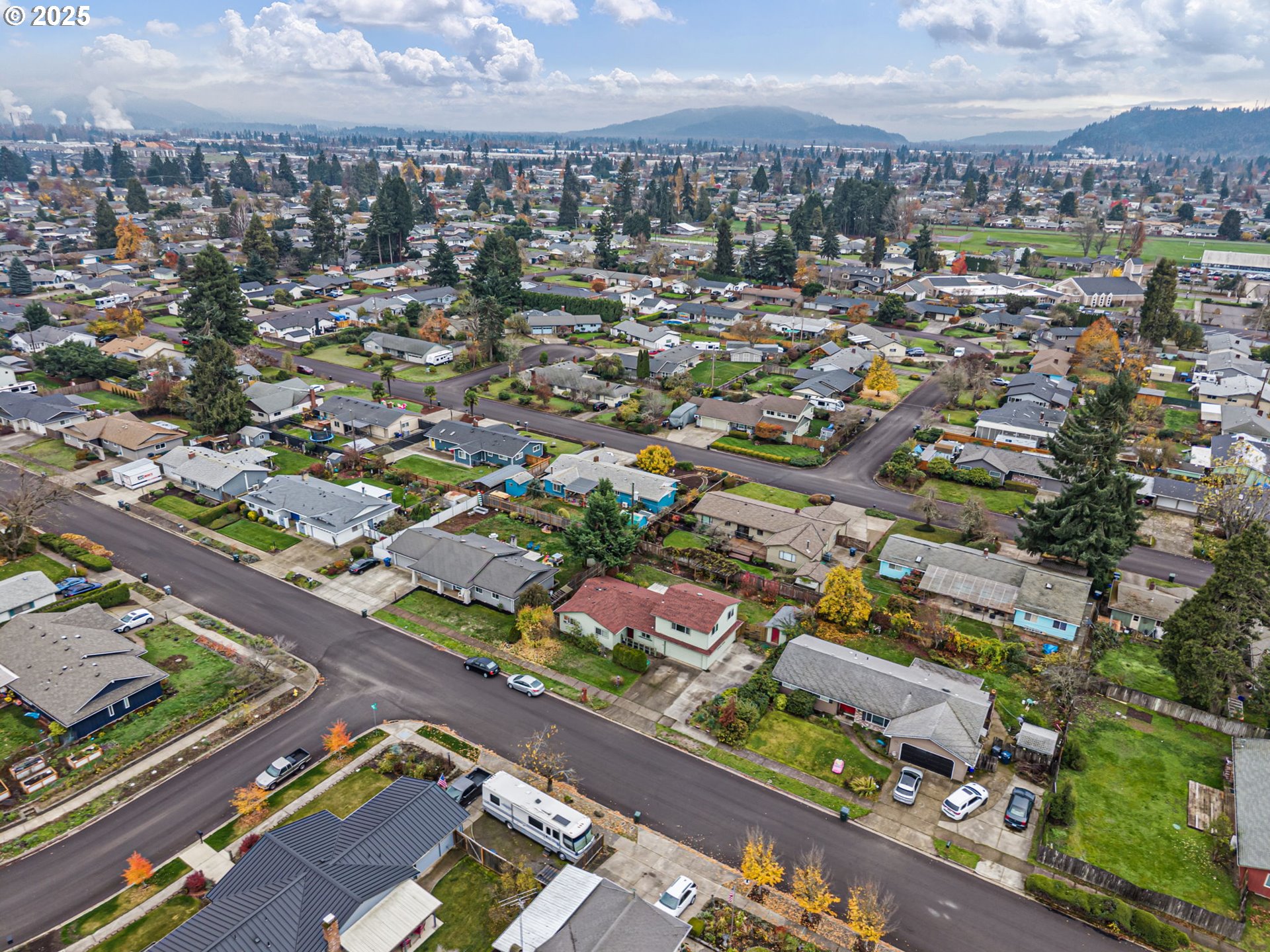1429 Delrose Avenue Springfield, OR 97477 - Photo 19 of 21 an aerial view of residential houses with city view