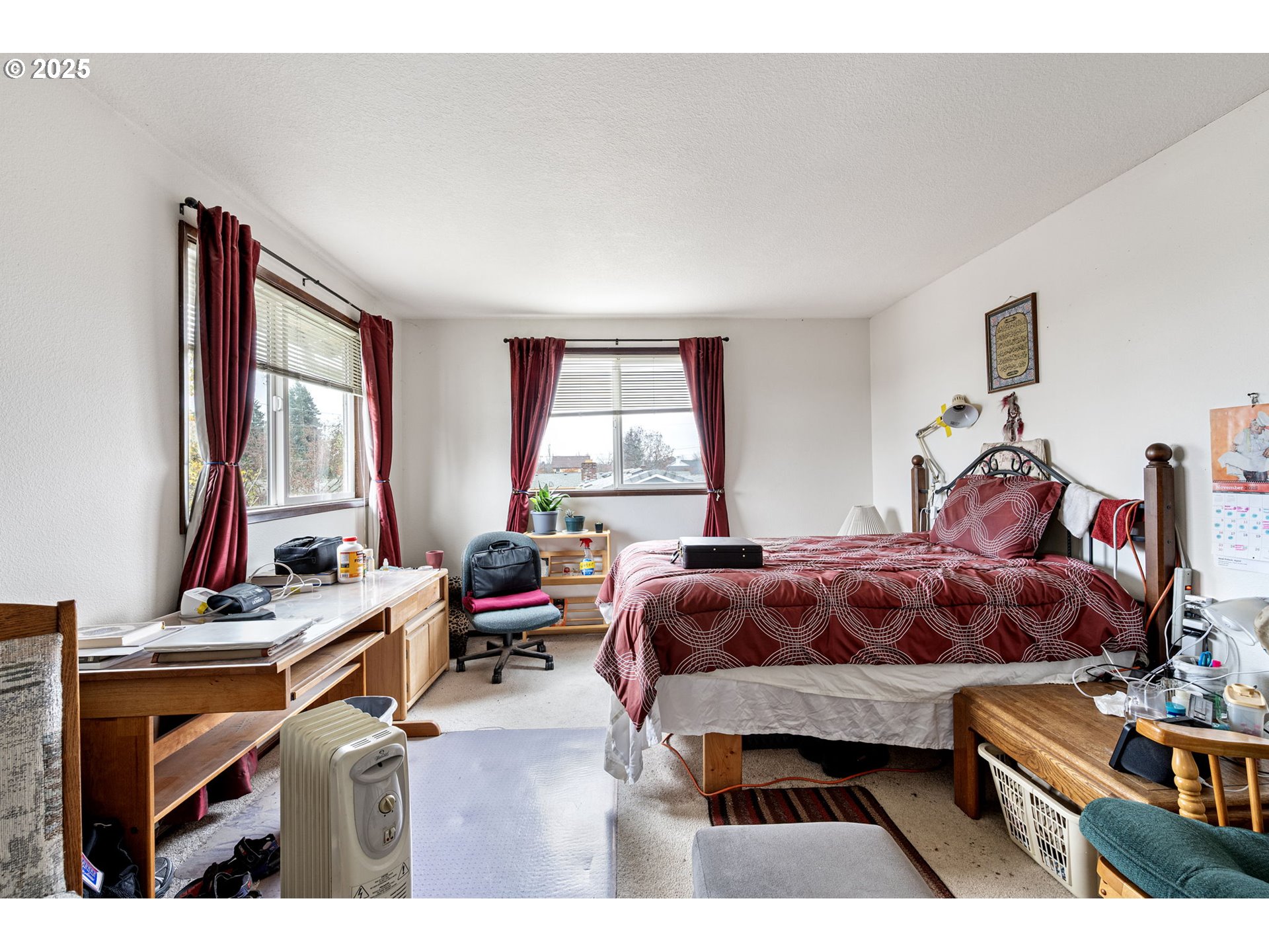 1429 Delrose Avenue Springfield, OR 97477 - Photo 8 of 21 a bedroom with furniture and a window