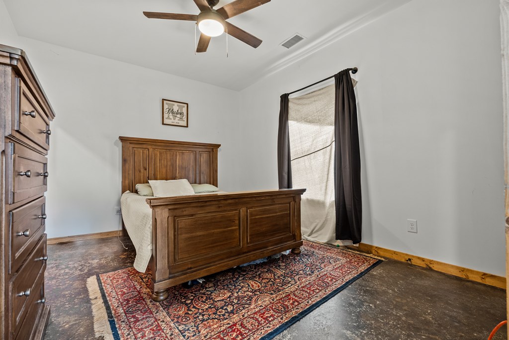 129 Hayes Road Mauk, GA 31058 - Photo 18 of 45 Primary bedroom