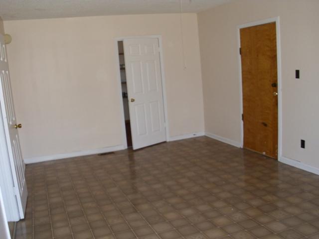 1462 Keesee Road Clarksville, TN 37040 - Photo 12 of 20 Den