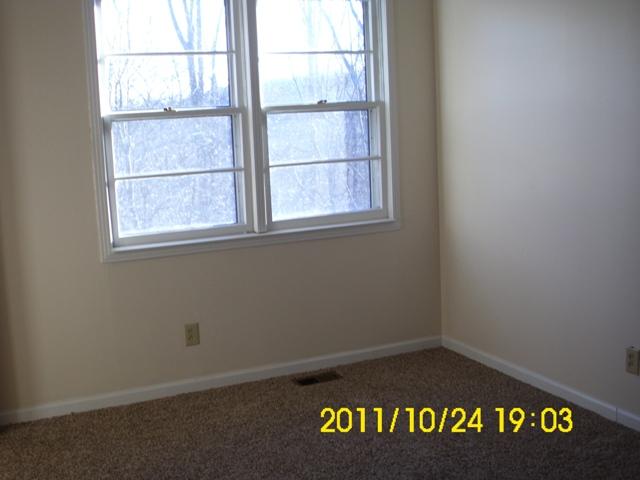 1462 Keesee Road Clarksville, TN 37040 - Photo 17 of 20 Bedroom 3