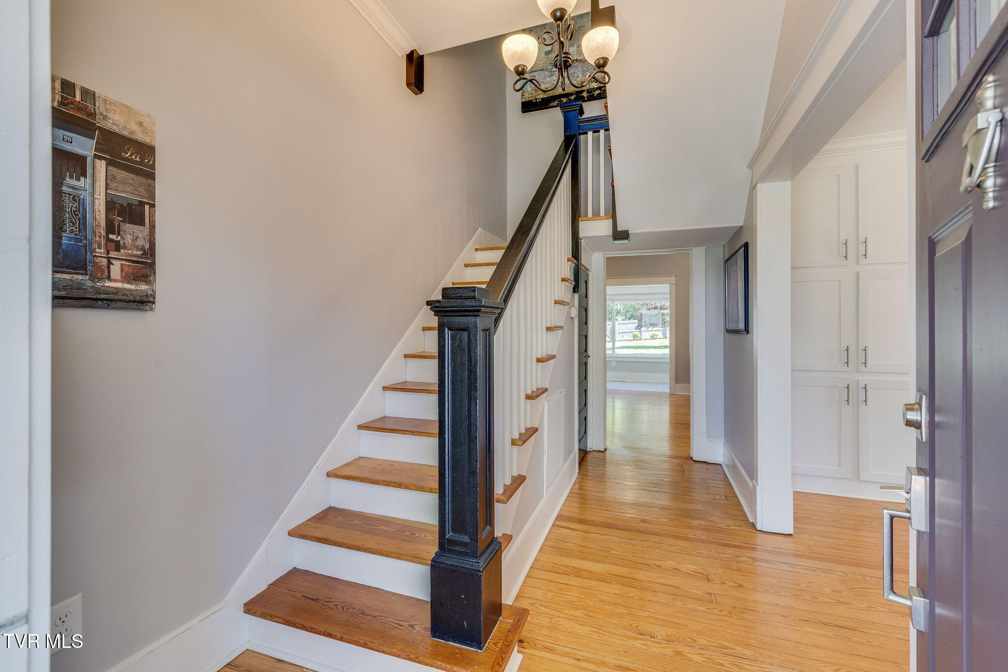 107 West Chestnut Street Johnson City, TN 37604 - Photo 5 of 36 005
