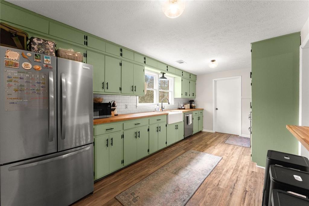 6958 County Line Drive Lula, GA 30554 - Photo 11 of 48