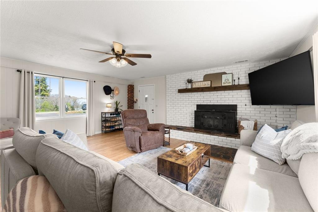 6958 County Line Drive Lula, GA 30554 - Photo 8 of 48