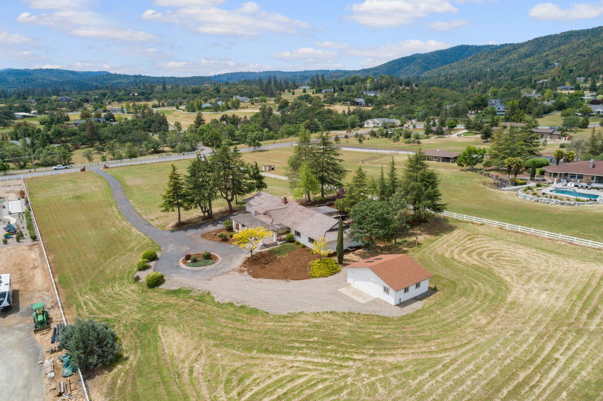 3703 Livingston Road Medford, OR 97502 - Photo 24 of 28 Arial view of property