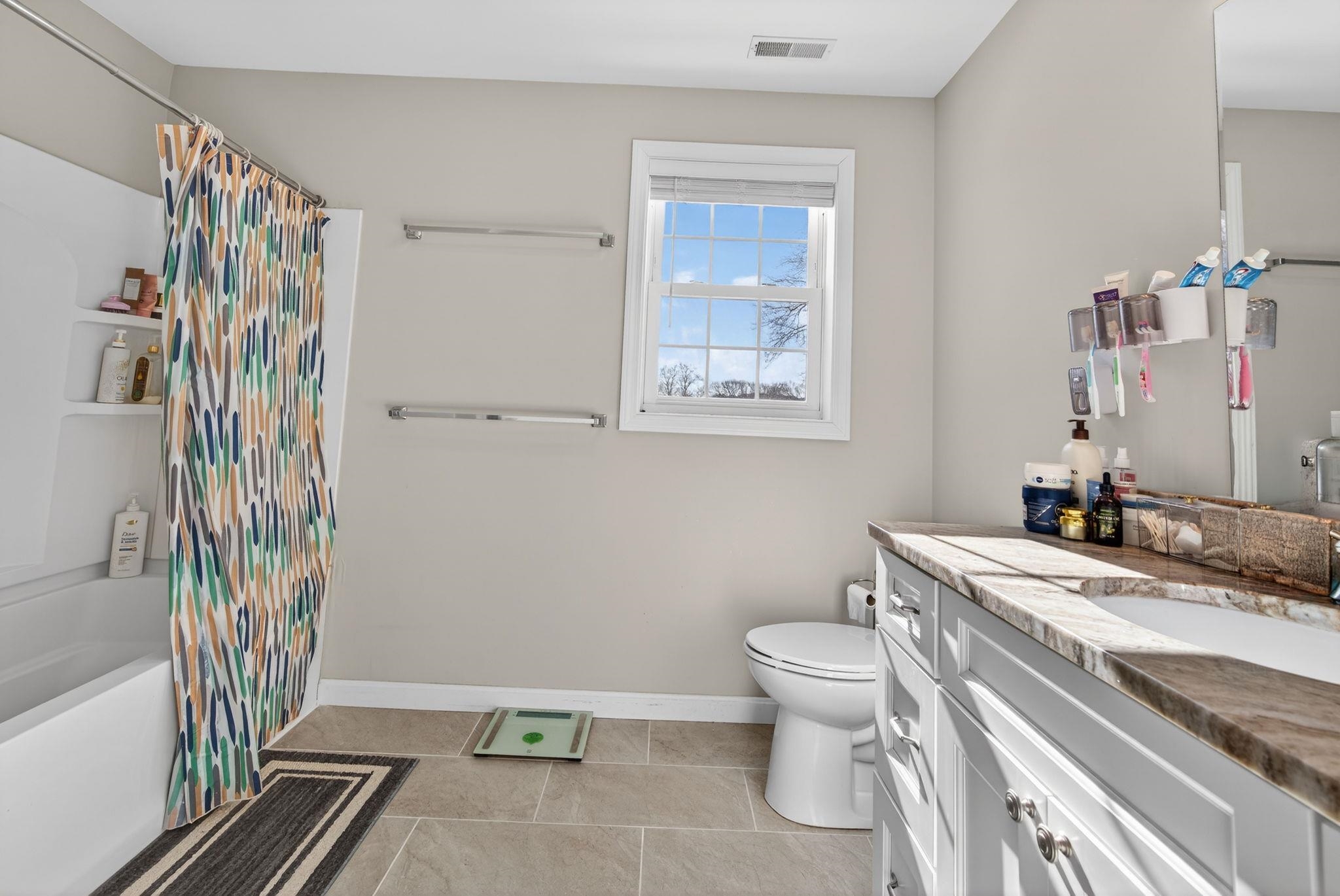 73 King Street Nashua, NH 03060 - Photo 11 of 44