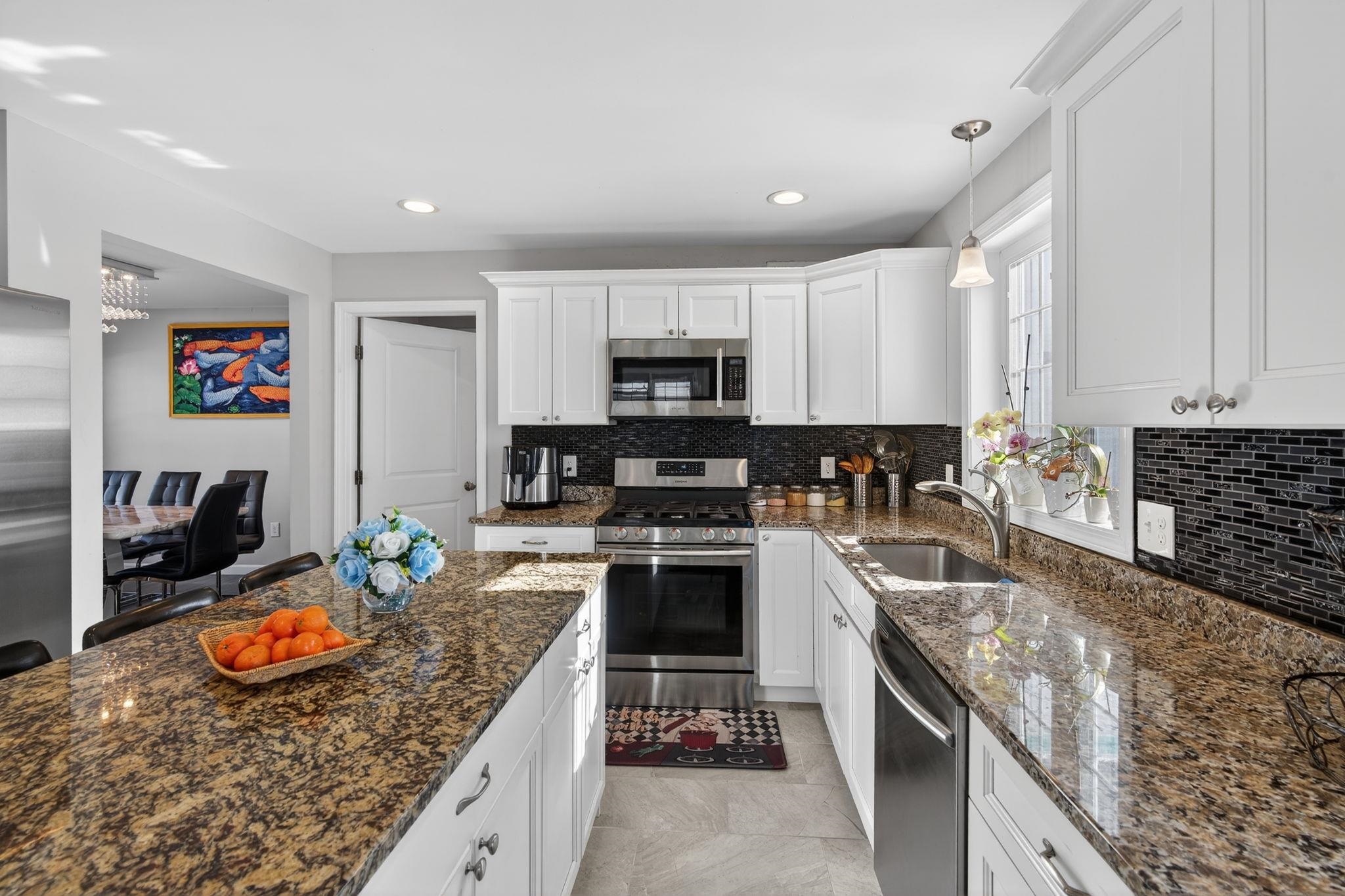 73 King Street Nashua, NH 03060 - Photo 14 of 44