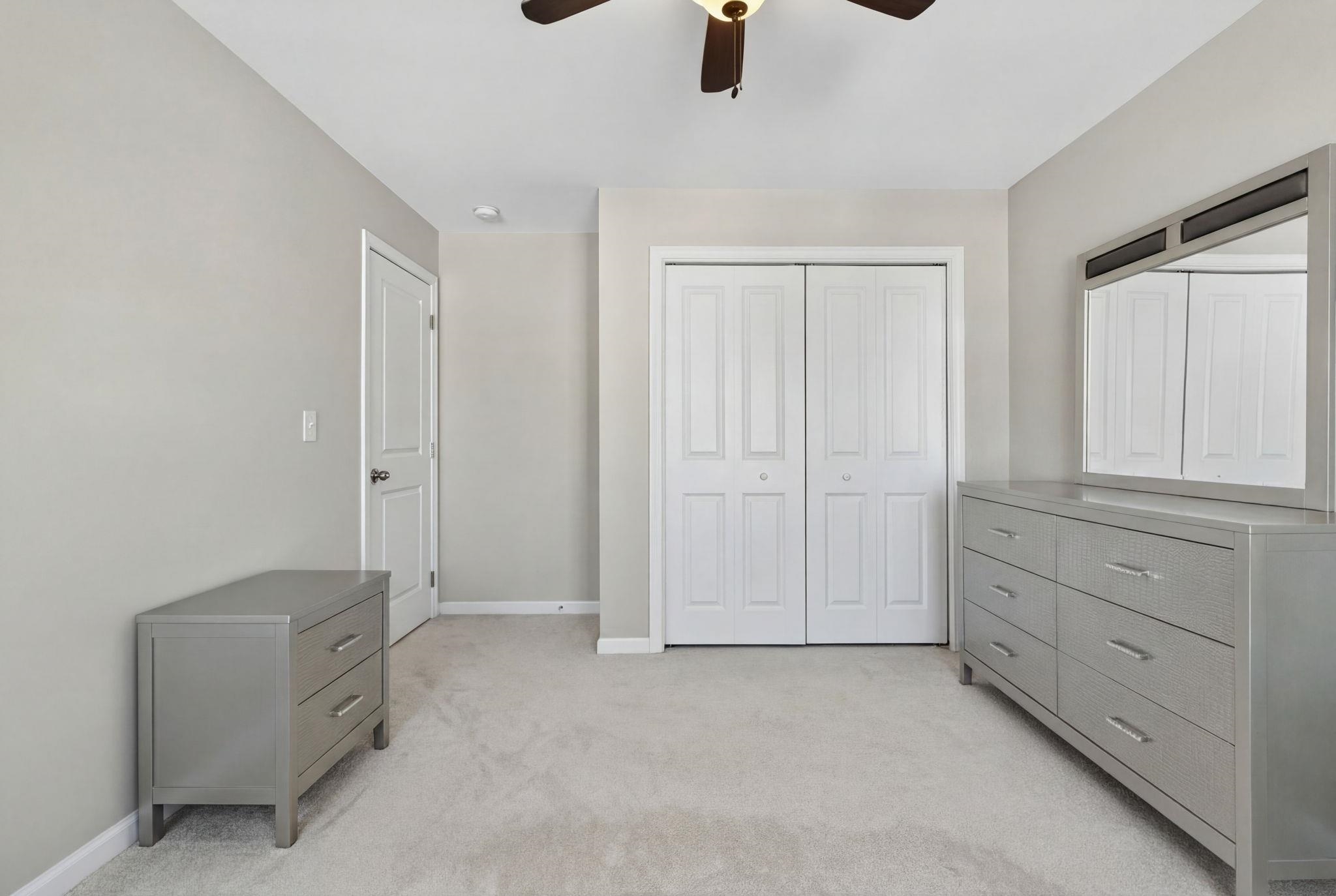 73 King Street Nashua, NH 03060 - Photo 18 of 44