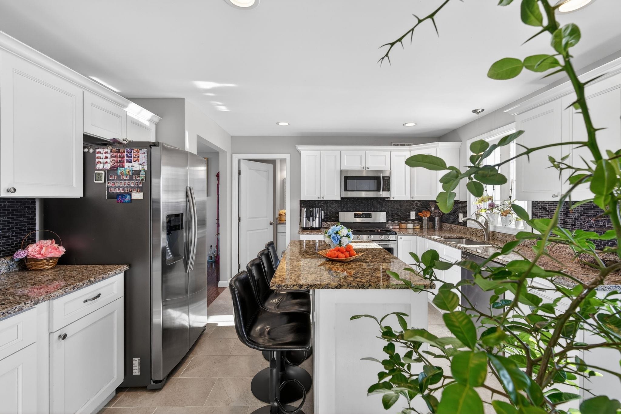 73 King Street Nashua, NH 03060 - Photo 24 of 44