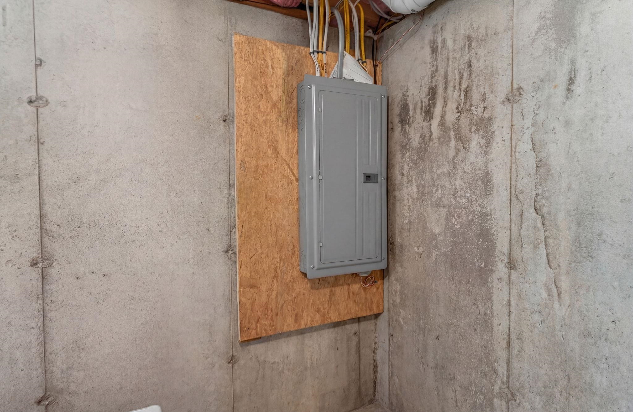 73 King Street Nashua, NH 03060 - Photo 33 of 44