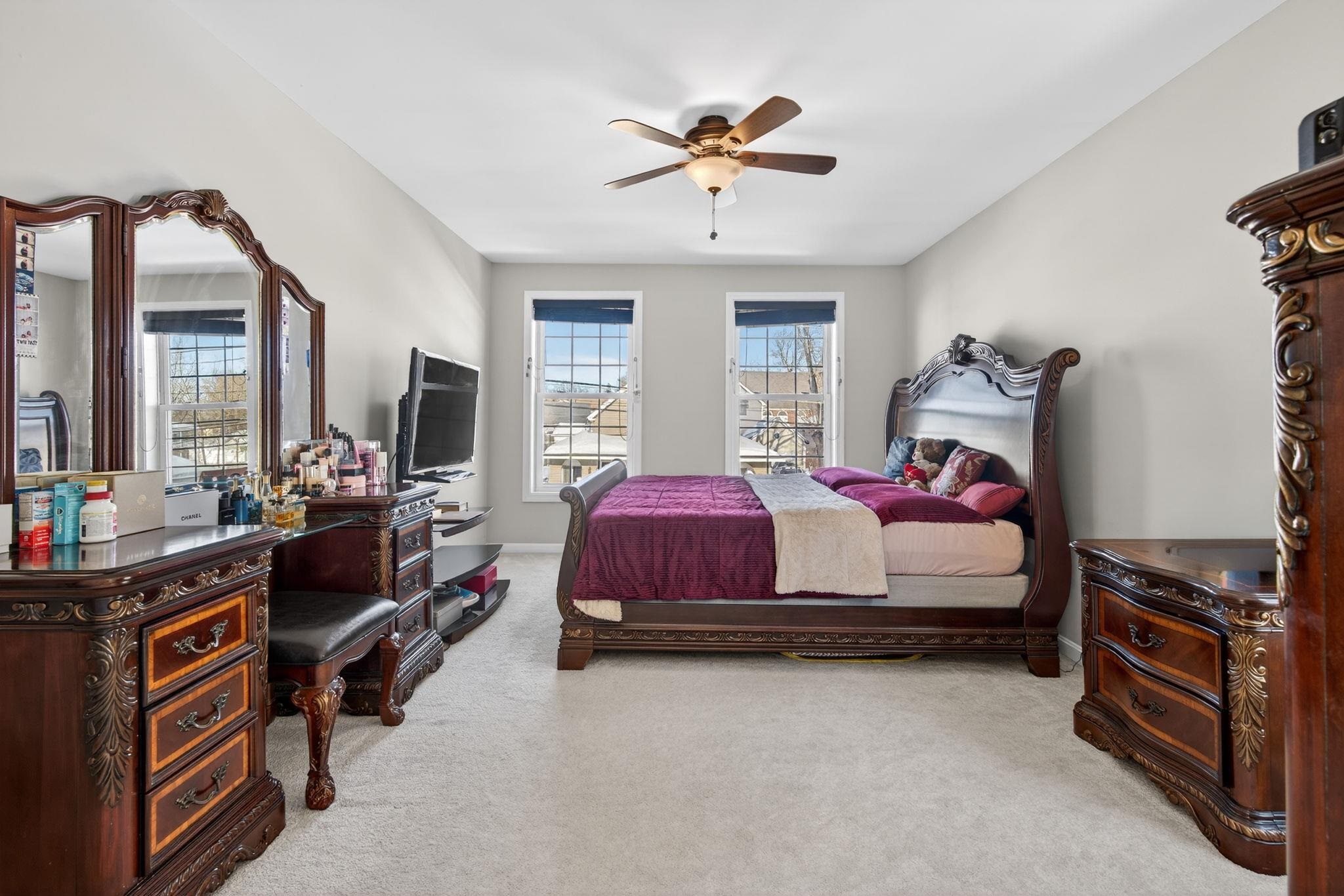 73 King Street Nashua, NH 03060 - Photo 6 of 44