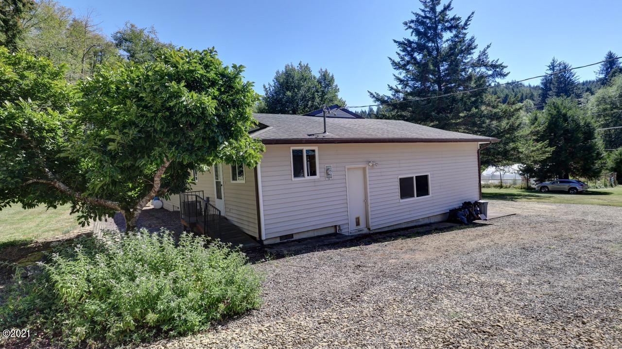 648 Olalla Road Toledo, OR 97391 - Photo 19 of 43 Side of House