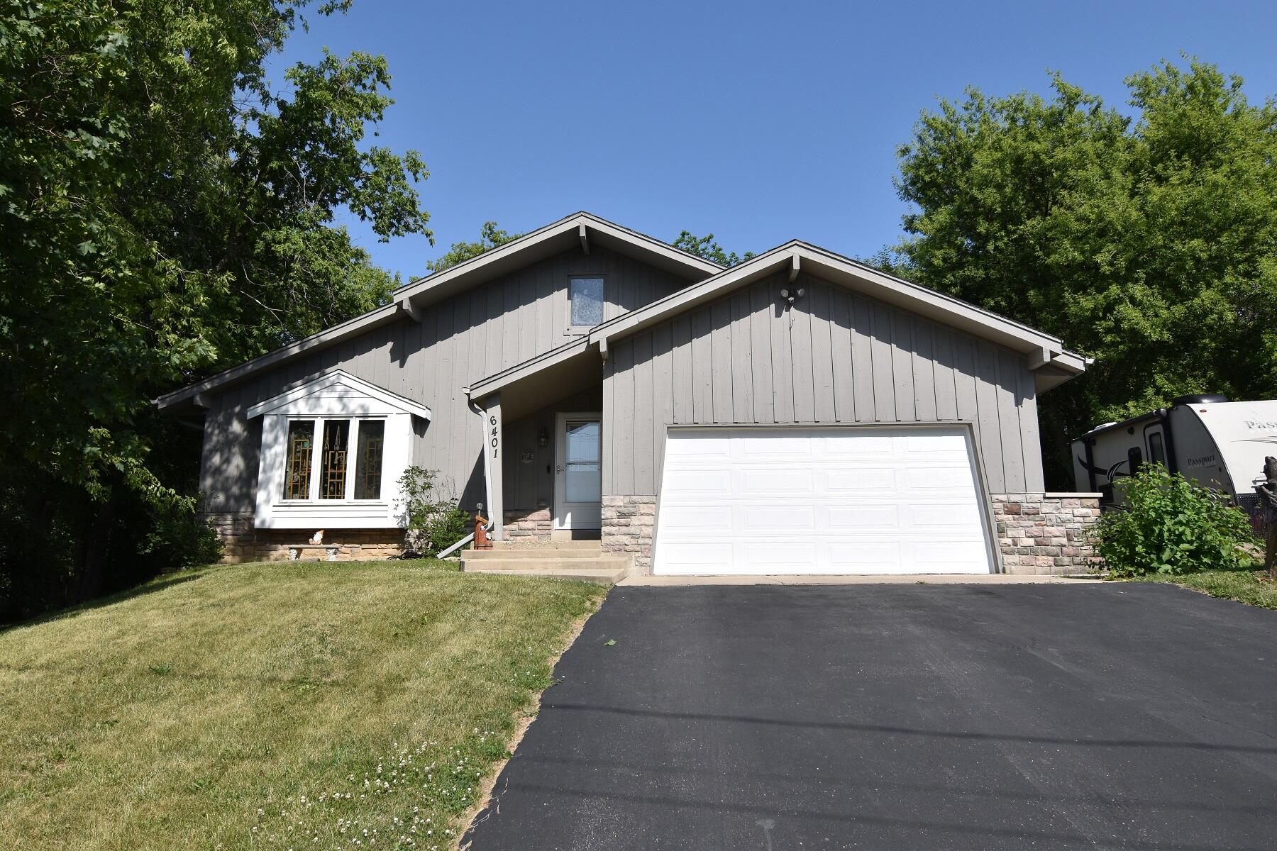 Front Exterior View 1 (1)