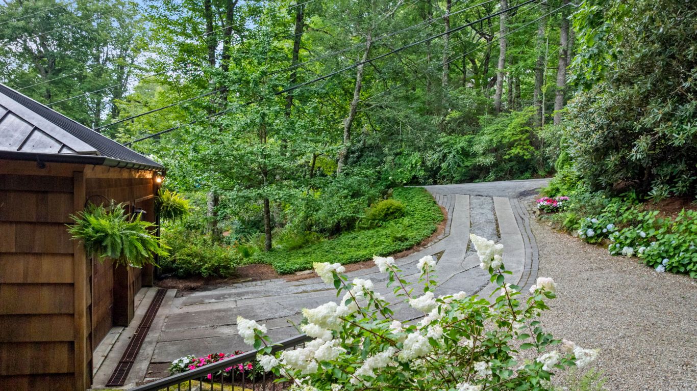 781 Hudson Road Highlands, NC 28741 - Photo 40 of 43 Gallery Image 40