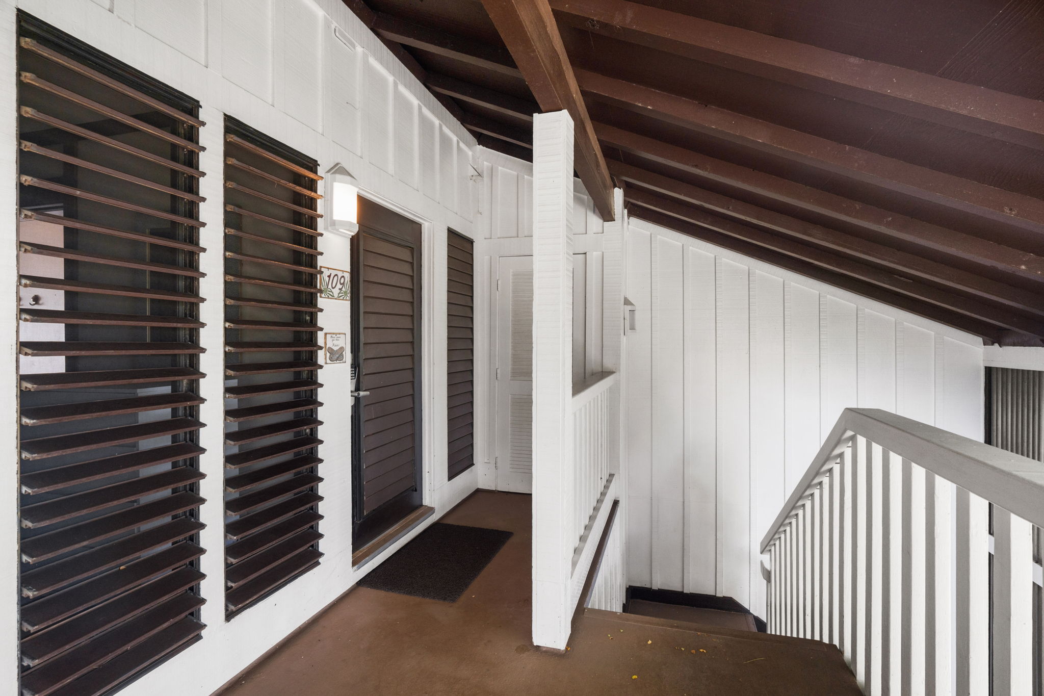 2253 Poipu Road, Unit 109 Koloa, HI 96756 - Photo 8 of 30 a view of a porch