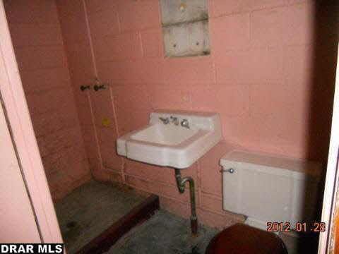 11426 Balfour Road Detroit, MI 48224 - Photo 12 of 15 20026058-11.JPG