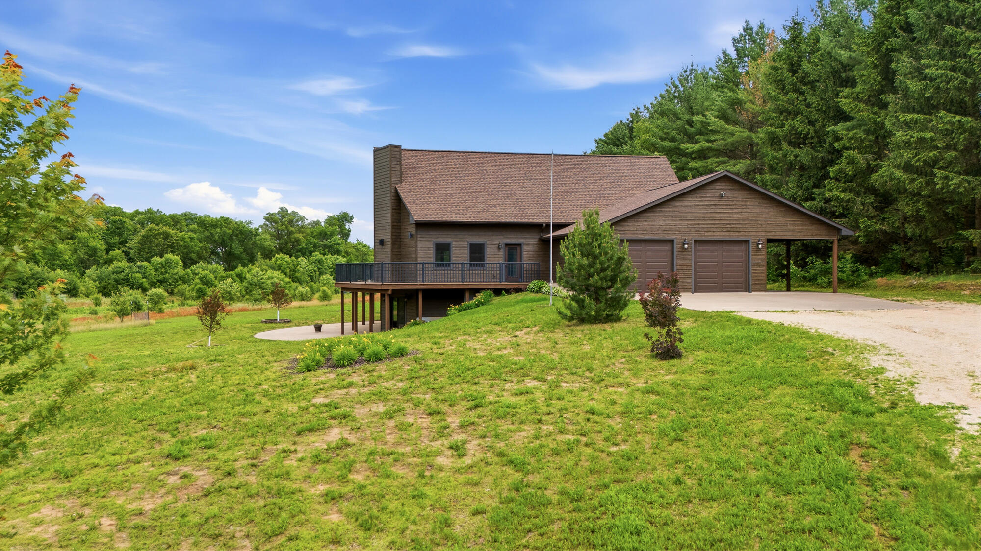 W25377 Park Road Trempealeau, WI 54661 - Photo 5 of 69 4_002_dji_20260616141138_0308_d