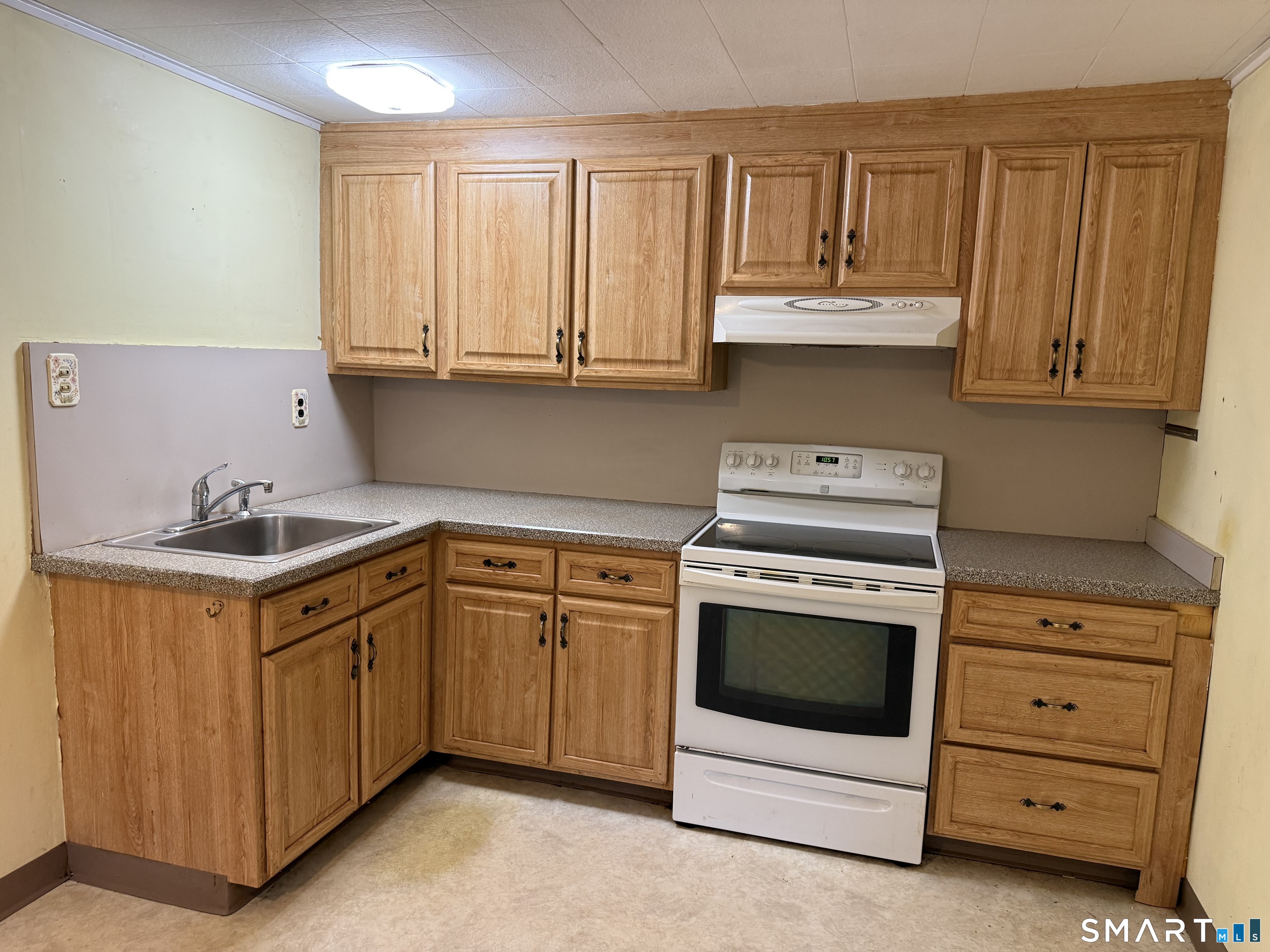 94 Moosup Trail Monroe, CT 06468 - Photo 13 of 37