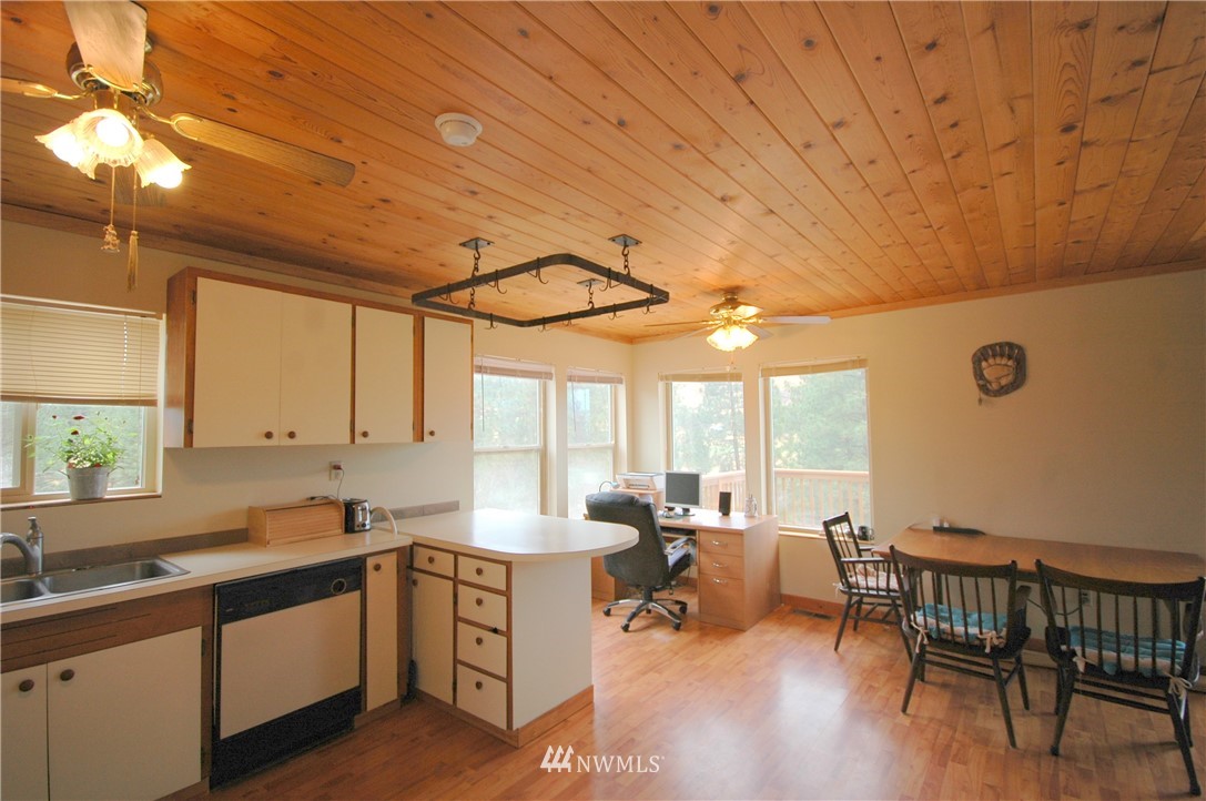 15 Arabian Road Winthrop, WA 98862 - Photo 3 of 25 Gallery Image 3