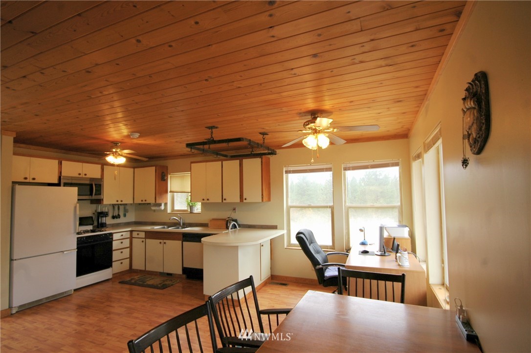 15 Arabian Road Winthrop, WA 98862 - Photo 7 of 25 Gallery Image 7