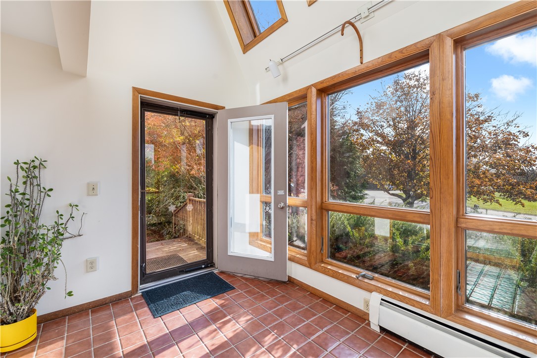 1 Coggeshall Circle Middletown, RI 02842 - Photo 2 of 40 Entrance