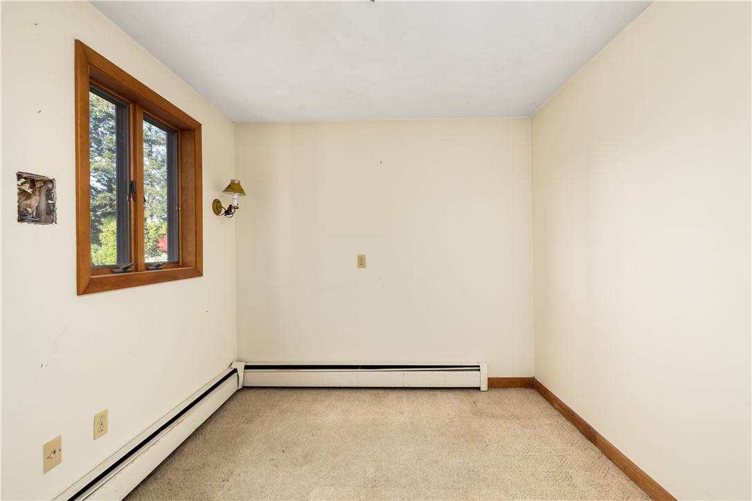 1 Coggeshall Circle Middletown, RI 02842 - Photo 33 of 40 Office or Bedroom