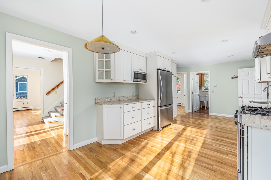 1 Coggeshall Circle Middletown, RI 02842 - Photo 5 of 40 Kitchen