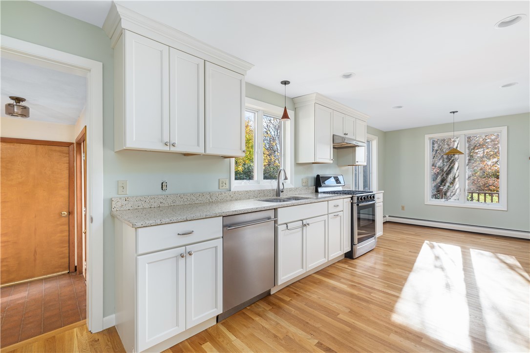 1 Coggeshall Circle Middletown, RI 02842 - Photo 6 of 40 Kitchen