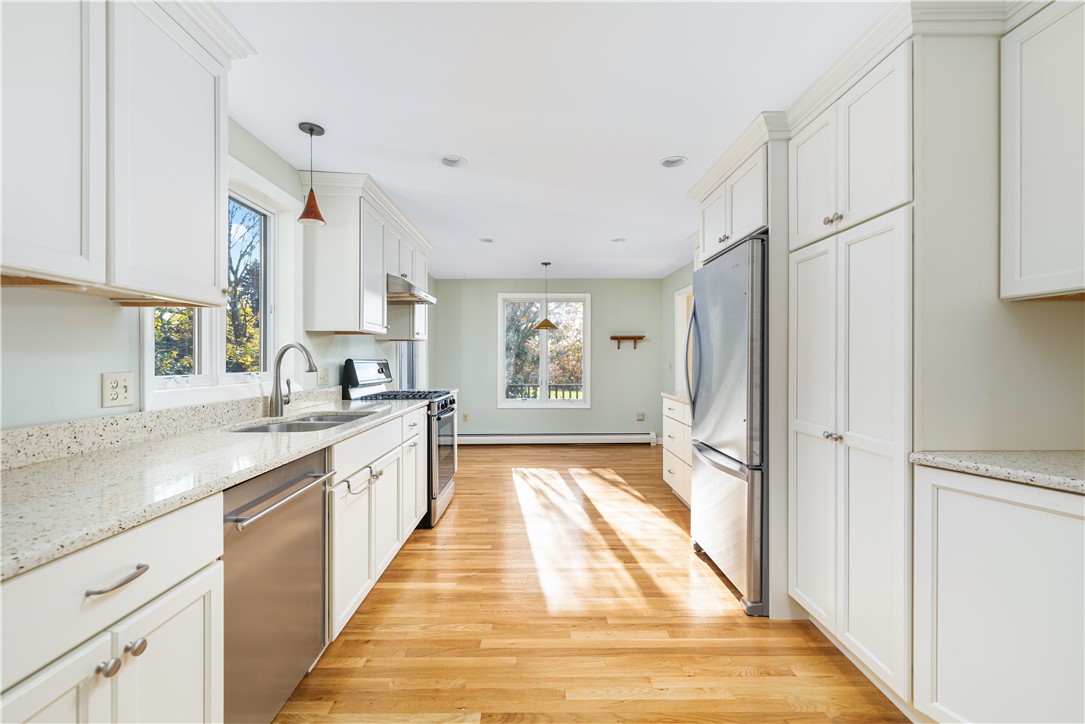 1 Coggeshall Circle Middletown, RI 02842 - Photo 8 of 40 Kitchen