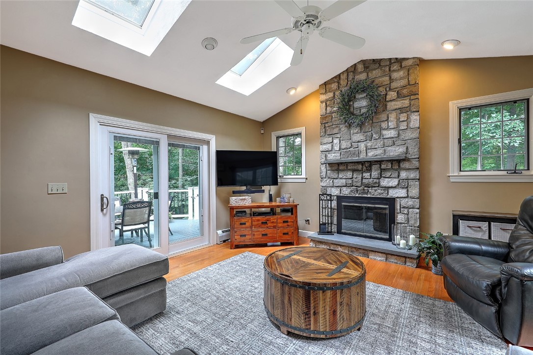 17 Britts Ridge Cumberland, RI 02864 - Photo 5 of 33