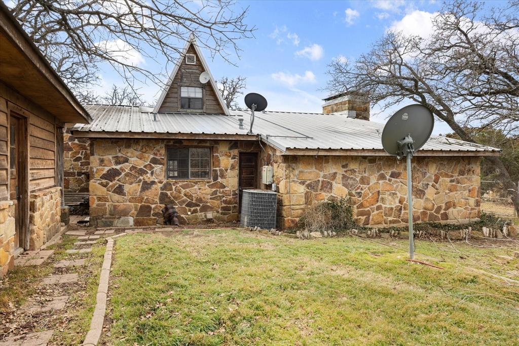 1601 Stafford Road Weatherford, TX 76088 - Photo 35 of 40 a front view of house with yard