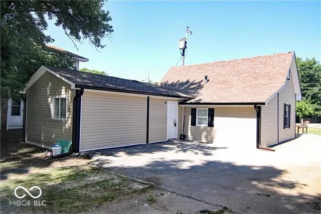 $1,750 | 337 South Green Street, Brownsburg, IN 46112