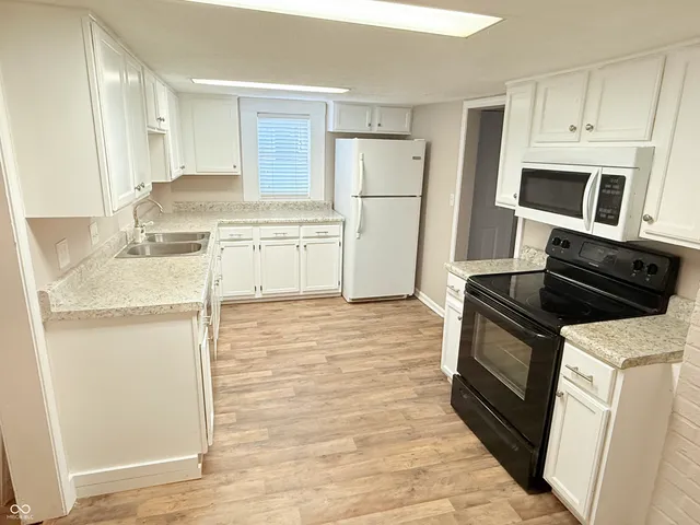 $1,750 | 337 South Green Street, Brownsburg, IN 46112