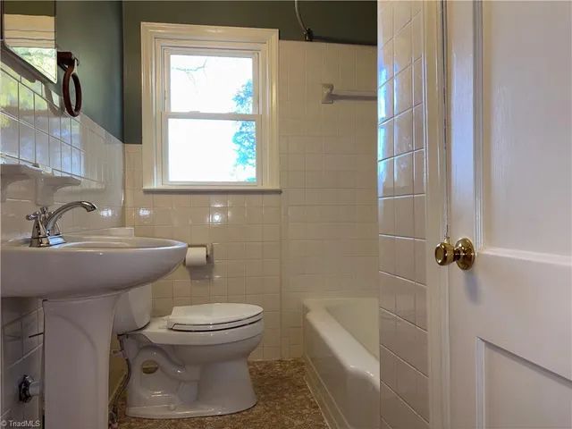 $1,399 | 129 Hartley Street Southeast, Winston-Salem, NC 27107