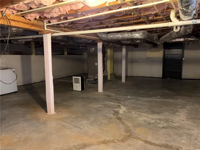 $1,399 | 129 Hartley Street Southeast, Winston-Salem, NC 27107