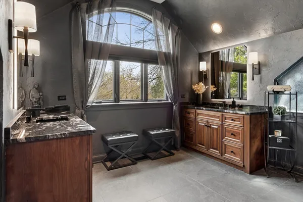 $2,495,000 | 2455 Persimmon Drive, St. Charles, IL 60174