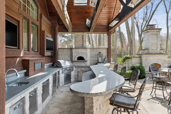 $2,495,000 | 2455 Persimmon Drive, St. Charles, IL 60174