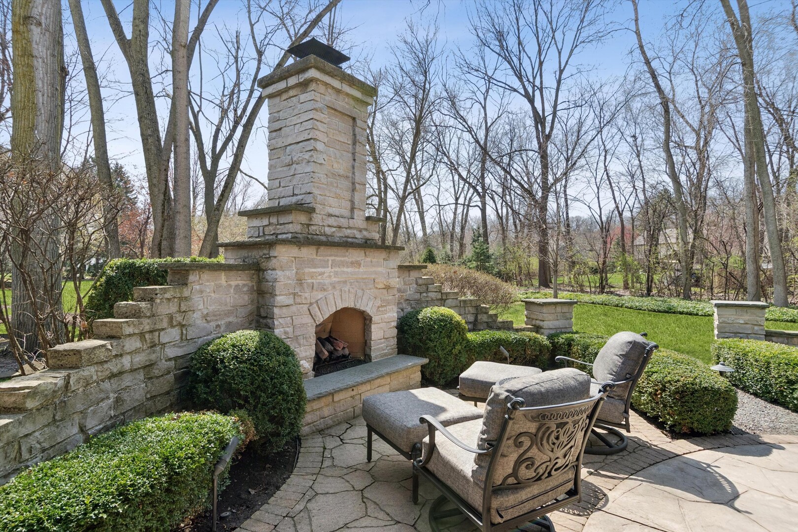 2455 Persimmon Drive St. Charles, IL 60174 - Photo 4 of 64 a building outdoor space with patio furniture