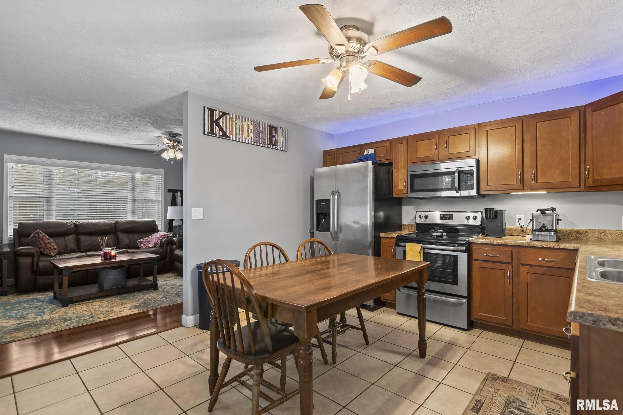 3526 Ivanhoe Drive Springfield, IL 62703 - Photo 11 of 30