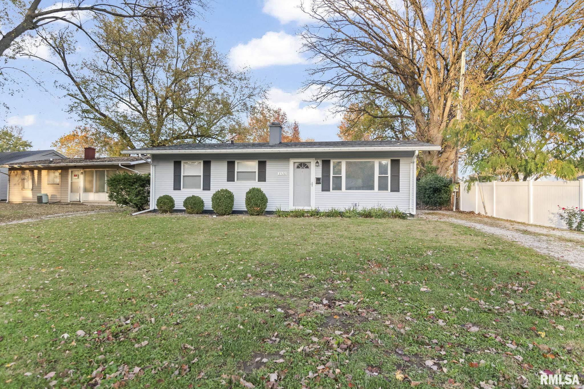 3526 Ivanhoe Drive Springfield, IL 62703 - Photo 2 of 30